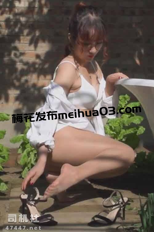 Ligui丽柜-《春光乍现》汐汐-户外肉丝美腿[1V-310M百度网盘]